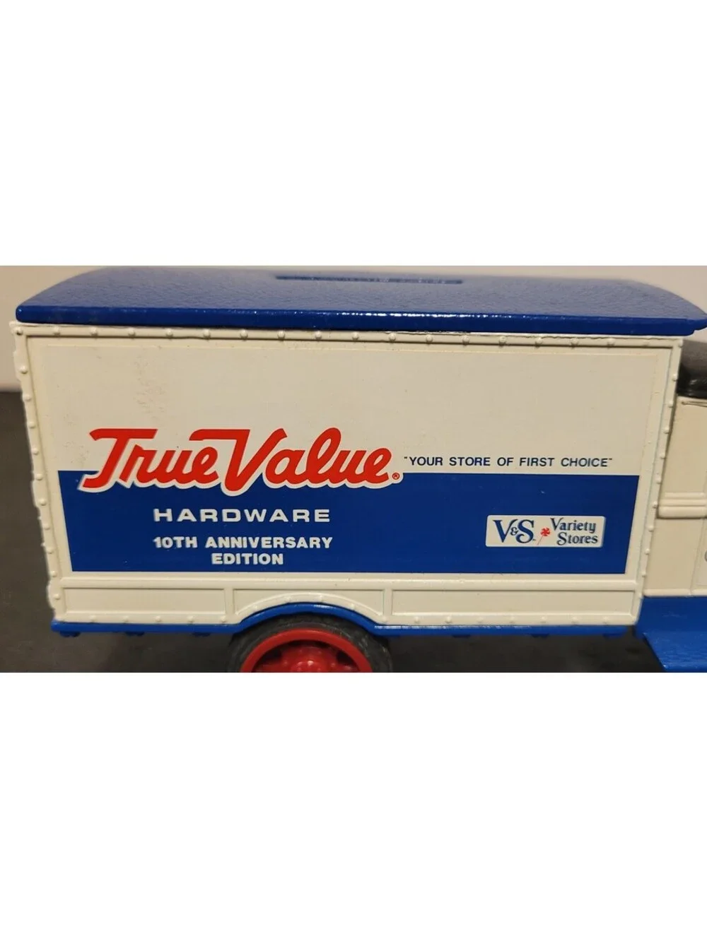 Vintage 1991 ERTL 1931 True Value Delivery Truck 1:34 Scale Die Cast Bank